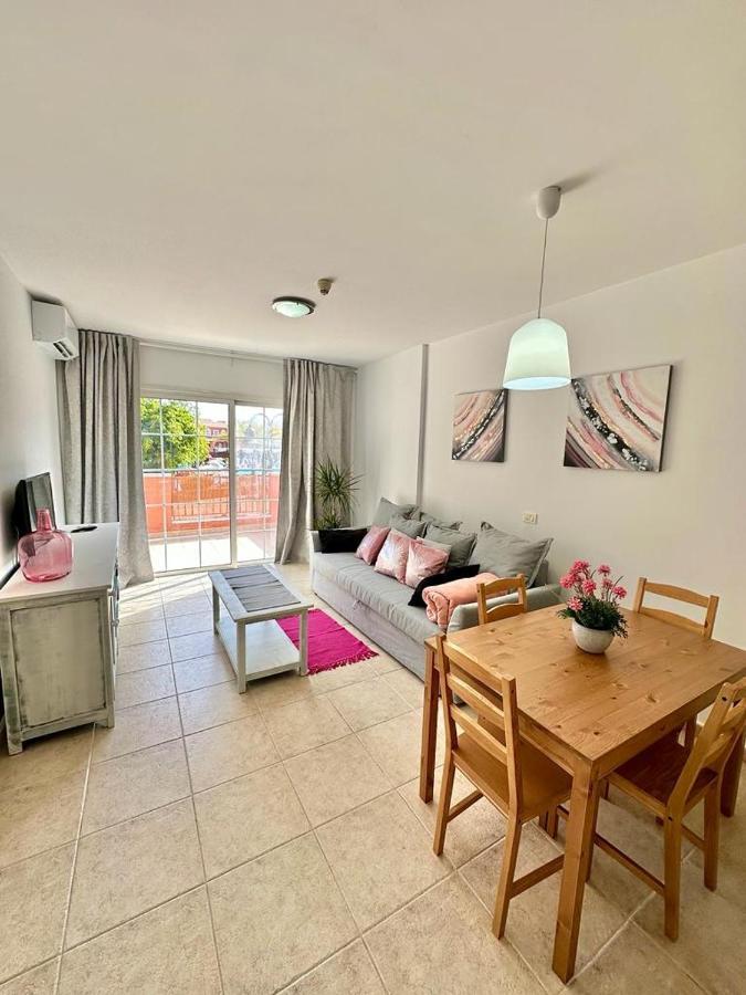 Sunny Apartment & Heated Pool Los Cristianos  Bagian luar foto