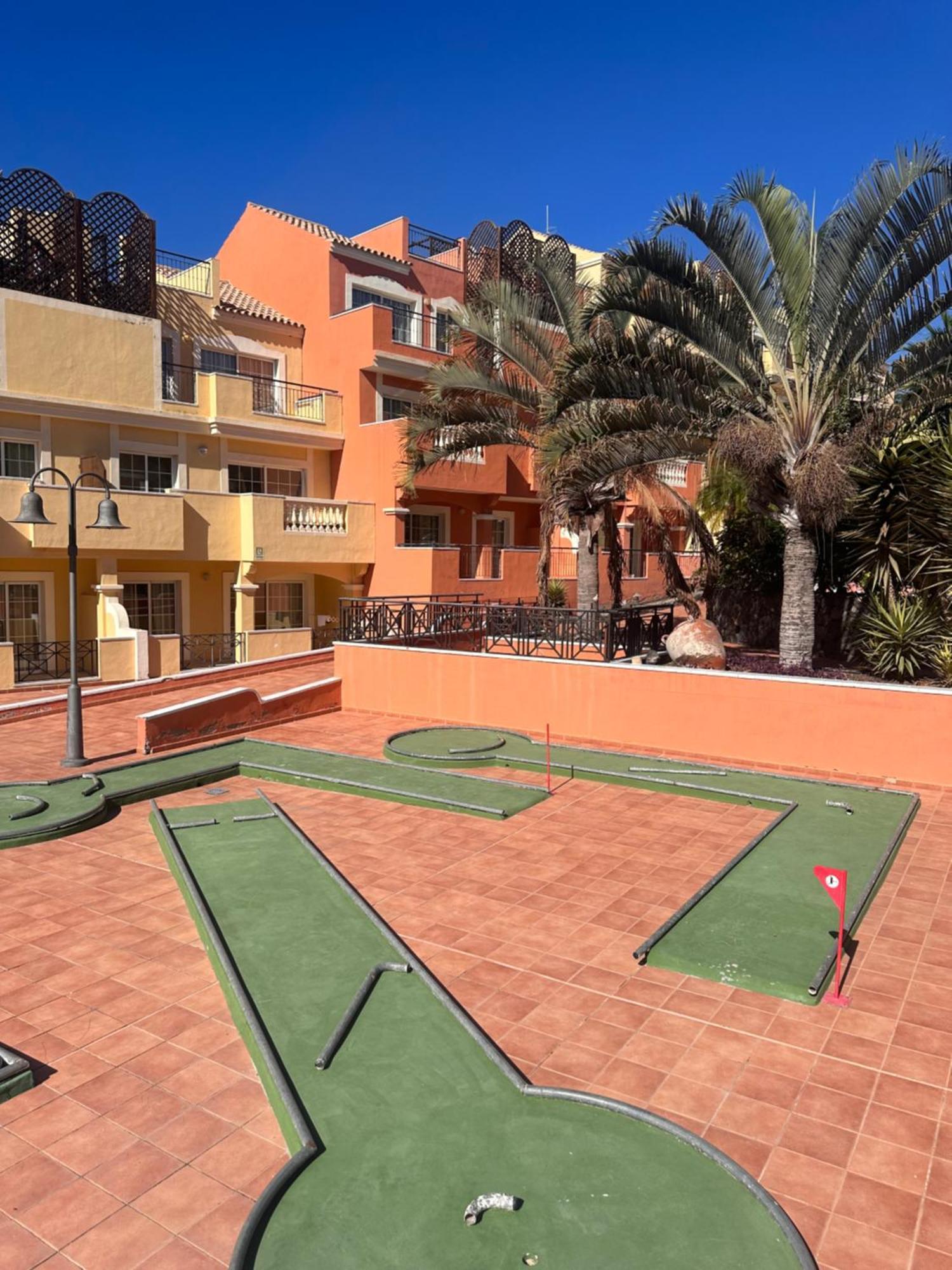 Sunny Apartment & Heated Pool Los Cristianos  Bagian luar foto