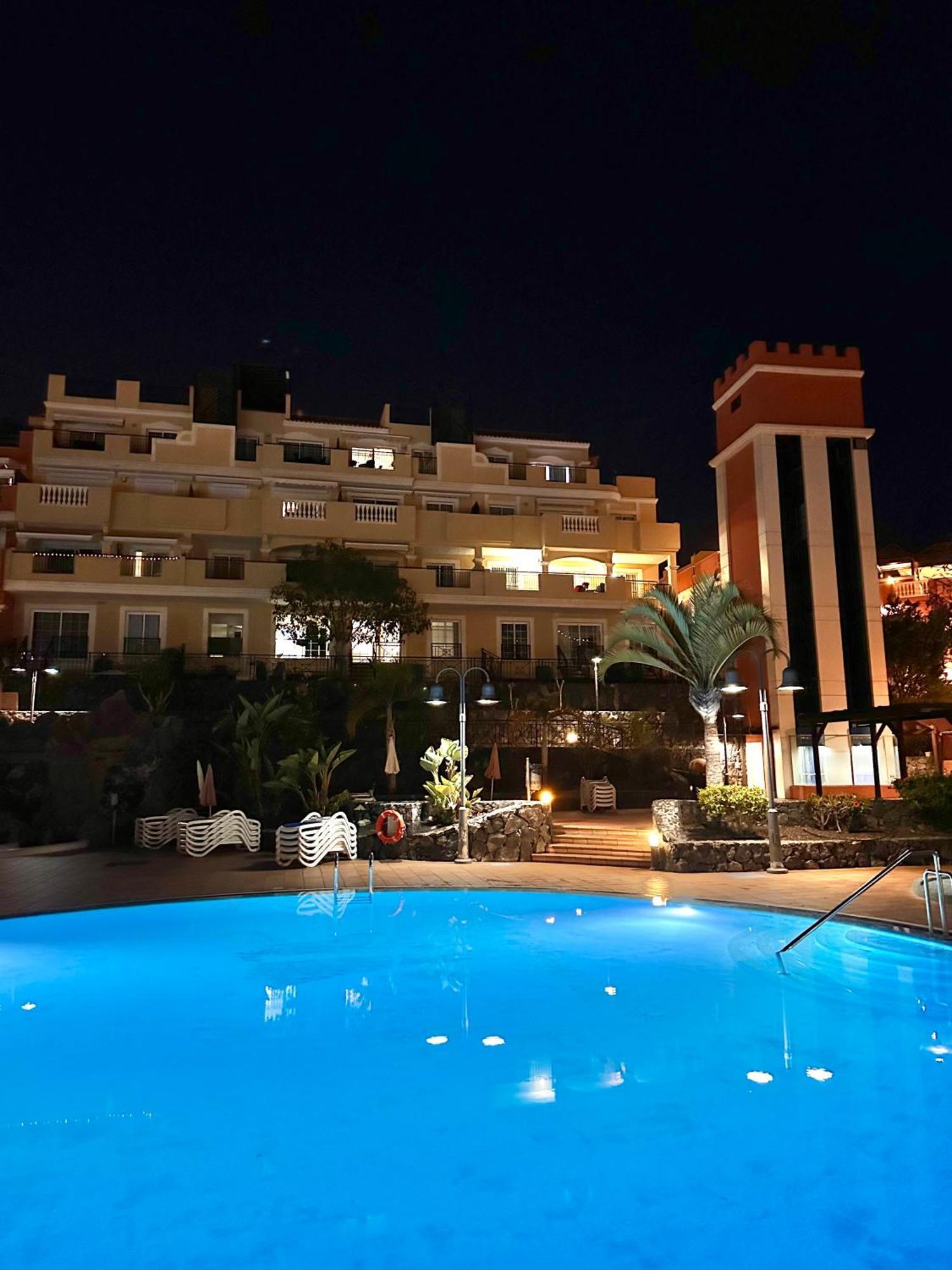 Sunny Apartment & Heated Pool Los Cristianos  Bagian luar foto
