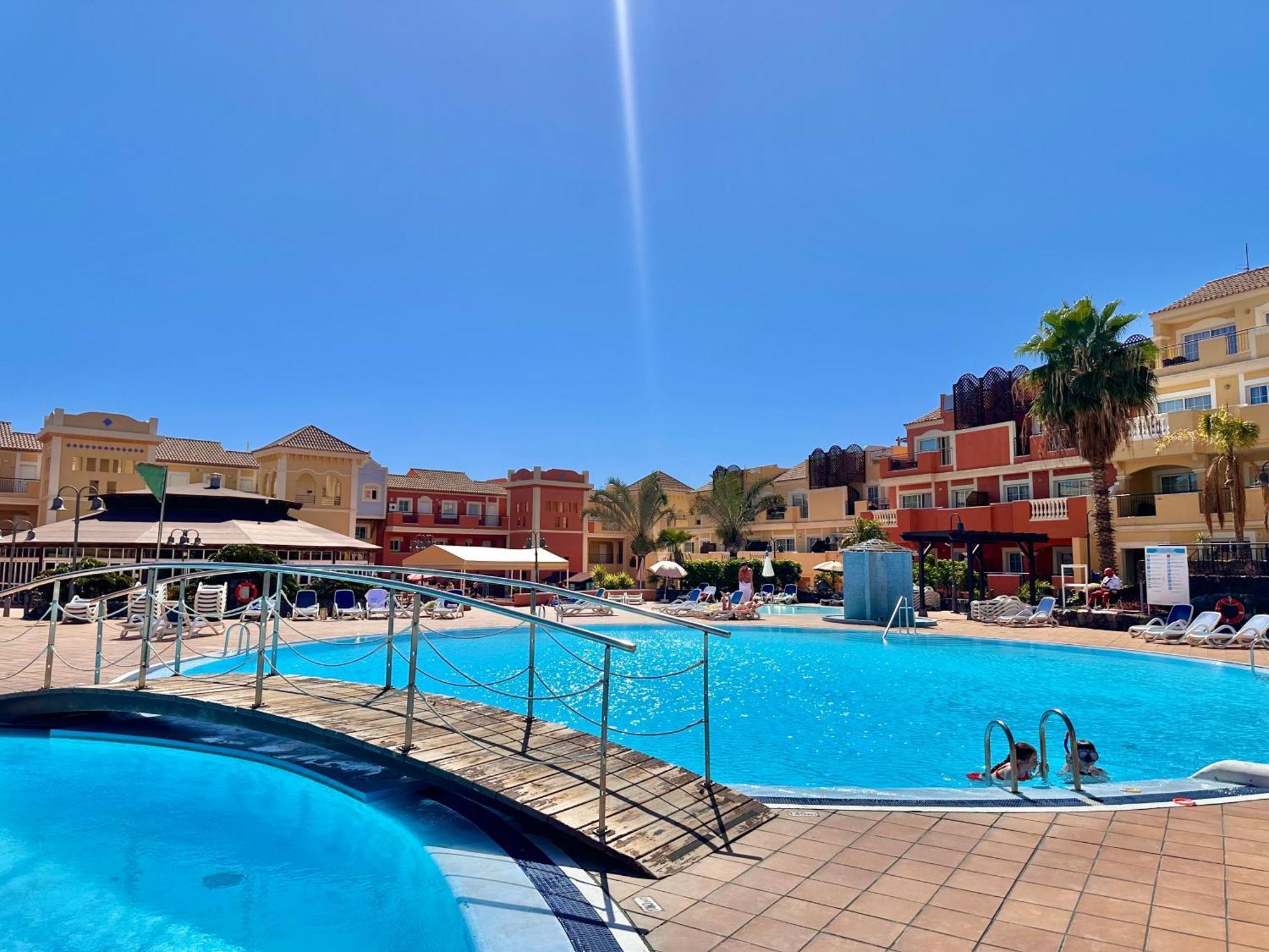 Sunny Apartment & Heated Pool Los Cristianos  Bagian luar foto