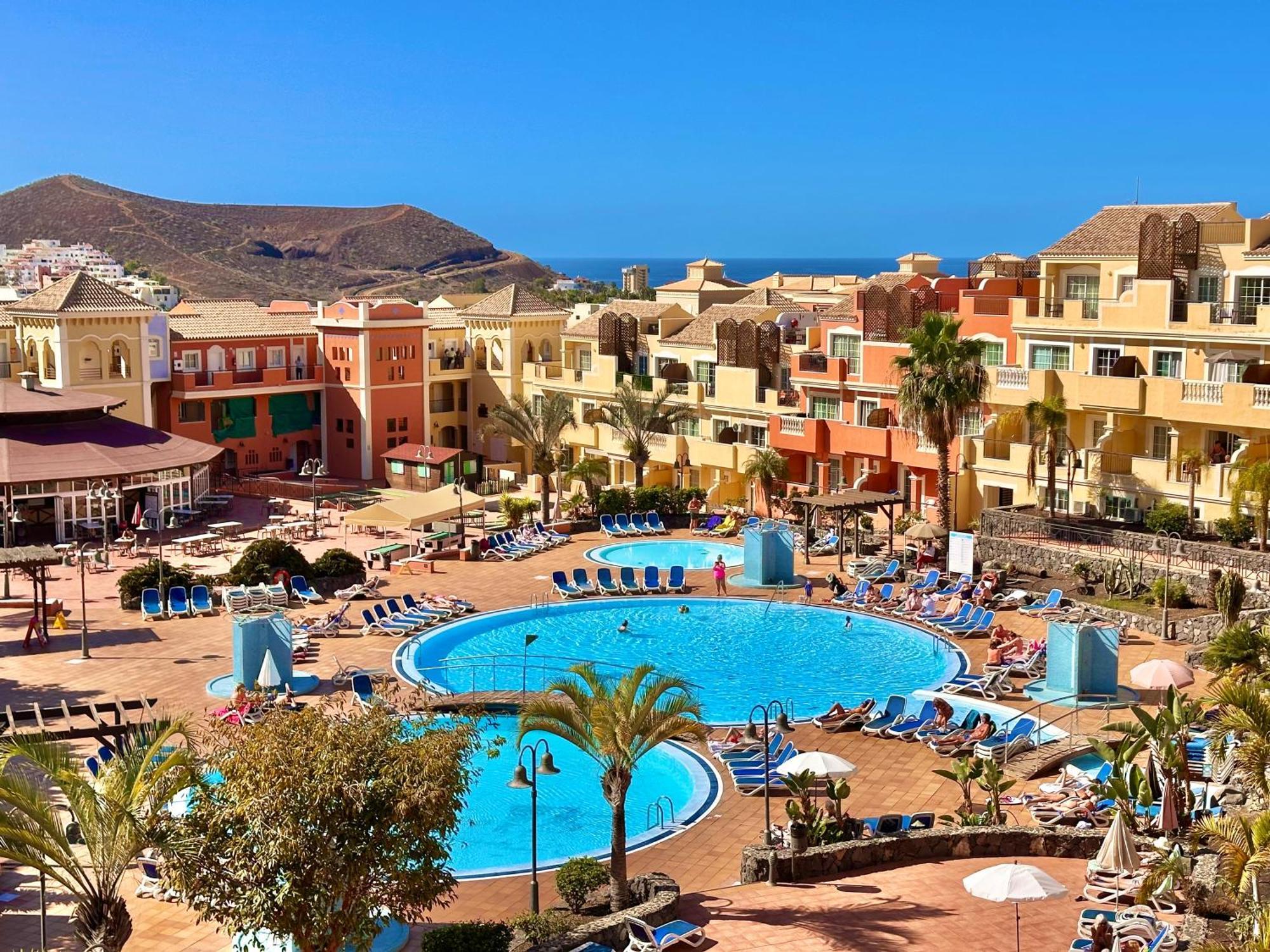 Sunny Apartment & Heated Pool Los Cristianos  Bagian luar foto